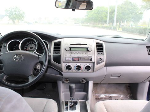 Used 2005 Toyota Tacoma 2WD Access Cab image 9