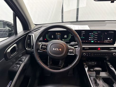 Used 2024 Kia Sorento S image 22