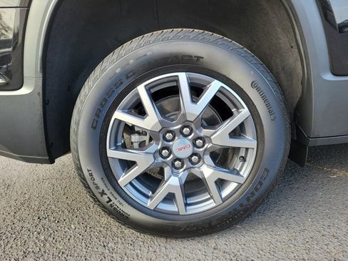 Used 2023 GMC Acadia SLT w/ Preferred Package image 9