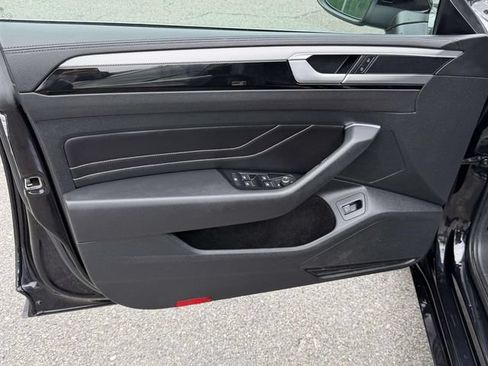 Used 2023 Volkswagen Arteon SE FWD image 16