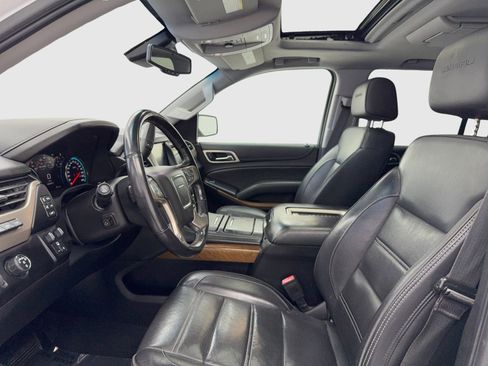 Used 2020 GMC Yukon Denali w/ Denali Premium Package RWD image 17