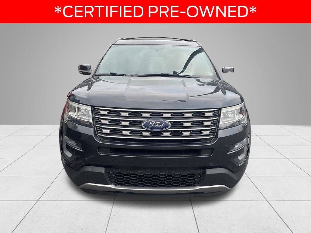 Used 2017 Ford Explorer XLT AWD/4WD image 2