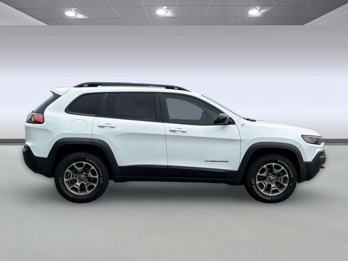 Used 2022 Jeep Cherokee Trailhawk w/ Sun, Sound & Nav Group AWD/4WD image 8