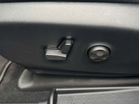 New 2026 Chrysler Pacifica Limited image 24