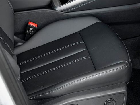 Certified 2025 Audi Q5 Premium Plus w/ Premium Plus image 26