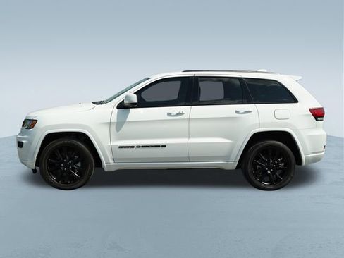 Used 2022 Jeep Grand Cherokee Laredo X AWD/4WD image 4
