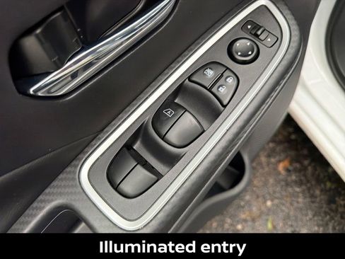Certified 2025 Nissan Versa SR w/ Trunk Package FWD image 14