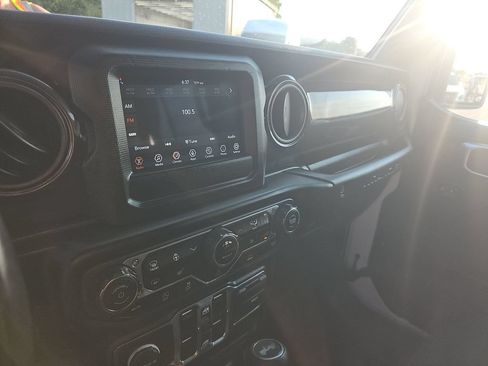 Used 2022 Jeep Wrangler Unlimited Sport AWD/4WD image 6