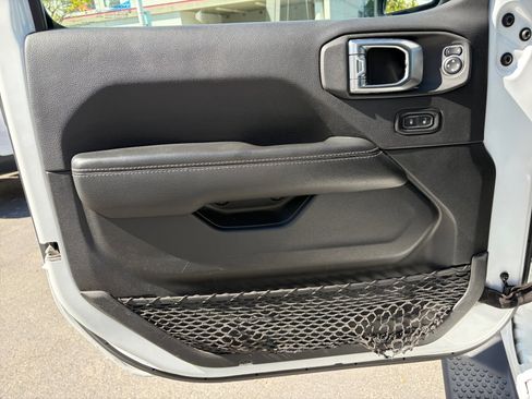 Used 2023 Jeep Wrangler Unlimited Sahara AWD/4WD image 9