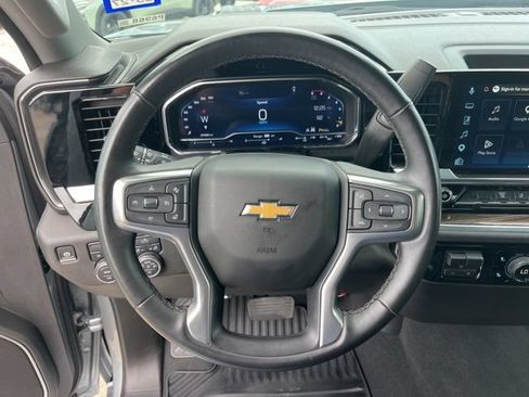 Used 2025 Chevrolet Silverado 2500 LT w/ Convenience Package AWD/4WD image 18
