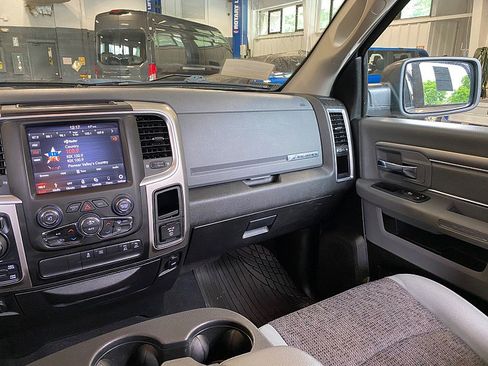 Used 2019 RAM 1500 Big Horn AWD/4WD image 24