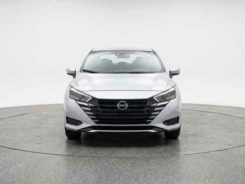 Used 2025 Nissan Versa SV FWD image 2