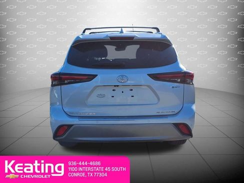 Used 2025 Toyota Highlander Platinum image 7