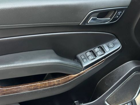 Used 2020 Chevrolet Tahoe 2WD image 12