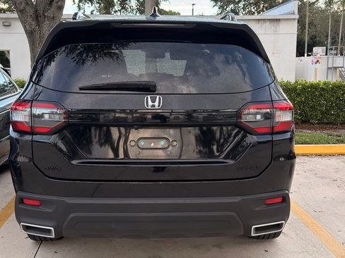 Used 2024 Honda Pilot Sport image 8