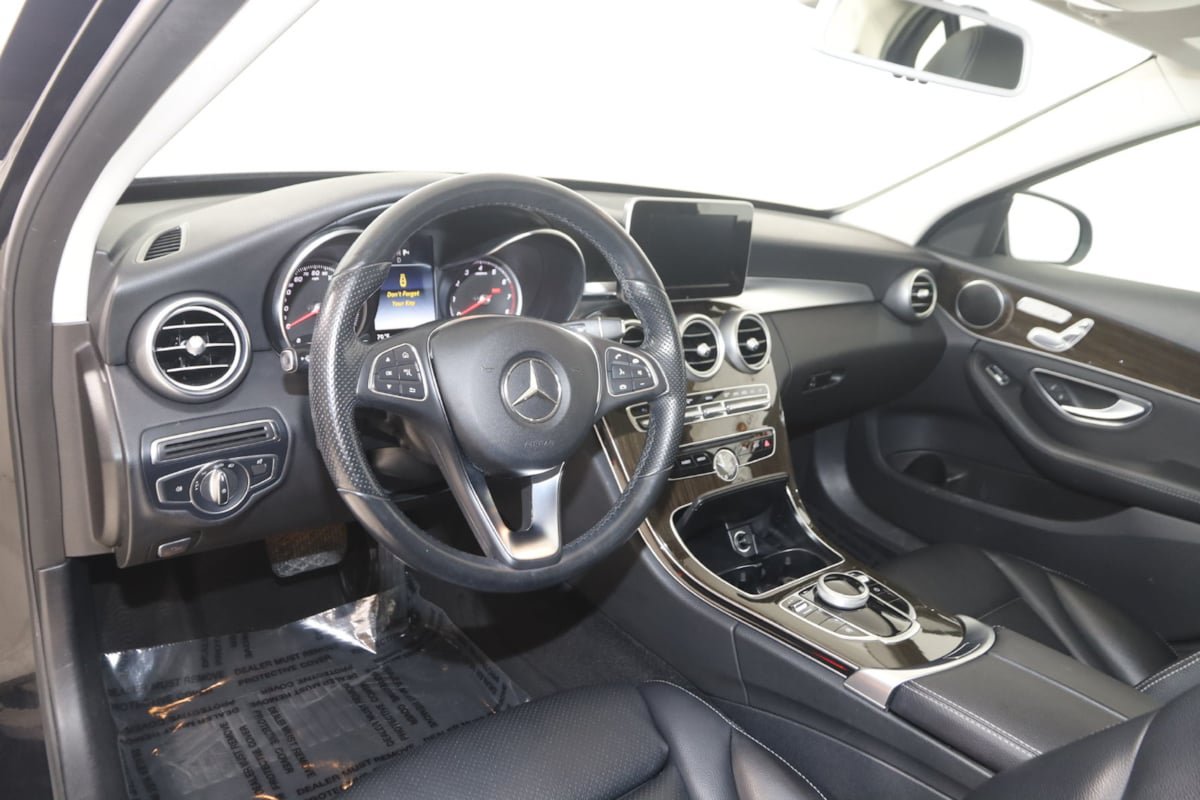 Used 2017 Mercedes-Benz C 300 4MATIC Sedan image 24