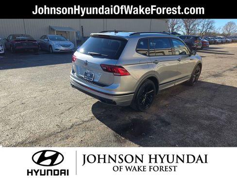 Used 2023 Volkswagen Tiguan SE R-Line image 15