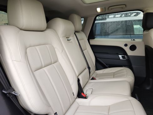 Used 2020 Land Rover Range Rover Sport HSE Dynamic image 15