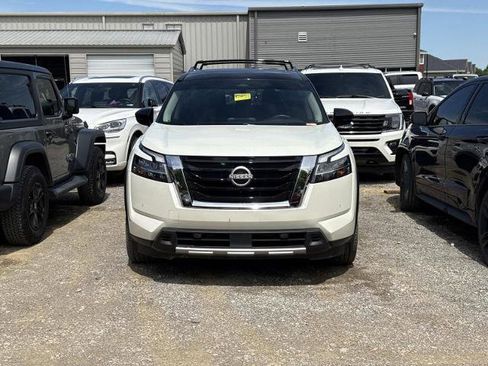 Used 2024 Nissan Pathfinder SL w/ SL Premium Package AWD/4WD image 2