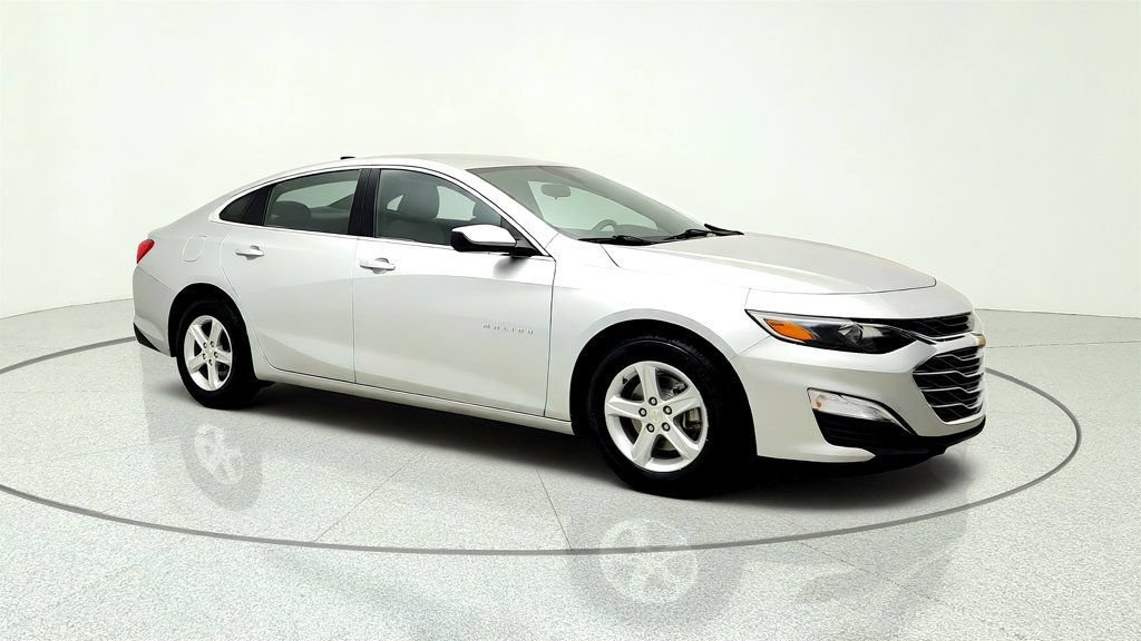 Used 2022 Chevrolet Malibu LS w/ Driver Confidence Package FWD image 3