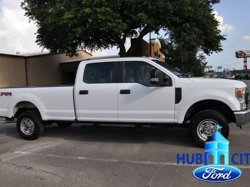 Used 2022 Ford F250 XL w/ Power Equipment Group AWD/4WD image 6