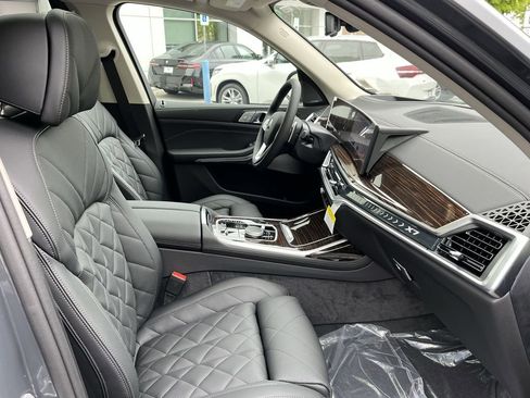 Used 2026 BMW X7 xDrive40i w/ Premium Package image 26