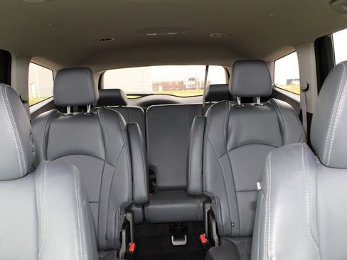 Used 2020 Buick Enclave Essence FWD image 14