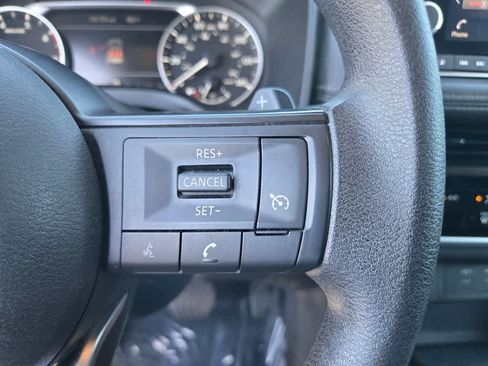 Used 2024 Nissan Rogue S AWD/4WD image 11