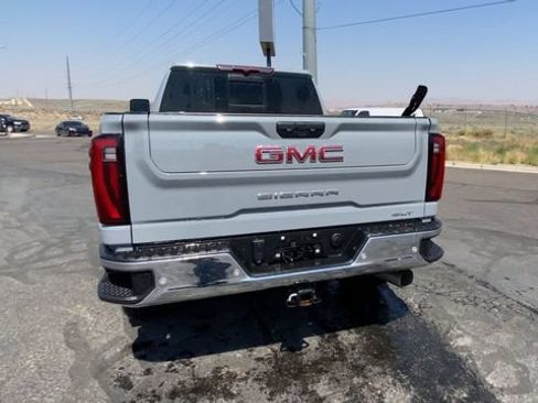 Used 2024 GMC Sierra 2500 SLT w/ SLT Premium Package AWD/4WD image 7