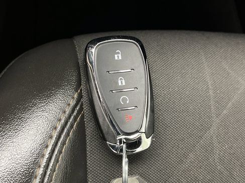 Used 2019 Chevrolet Trax LT w/ Sun & Sound Package AWD/4WD image 25