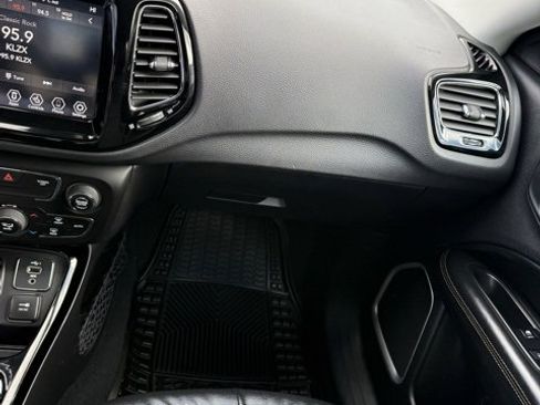 Used 2020 Jeep Compass Limited image 31
