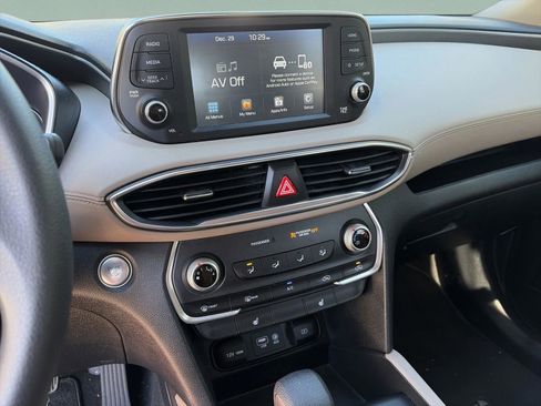 Used 2019 Hyundai Santa Fe SEL image 11