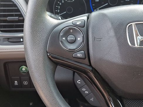 Used 2018 Honda HR-V EX image 22