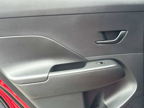 Used 2025 Hyundai Kona SEL image 12