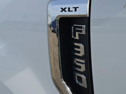 Used 2022 Ford F350 XLT w/ XLT Premium Package image 10