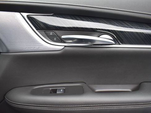 Used 2020 Cadillac XT6 Premium Luxury image 38