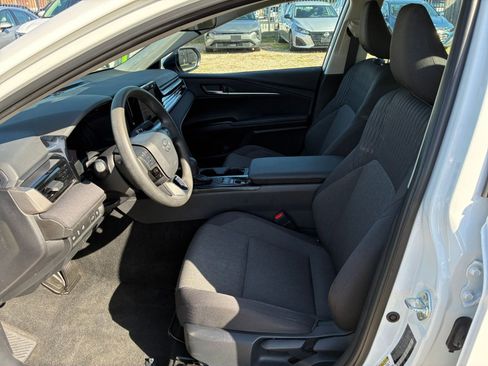 Used 2025 Toyota Camry LE FWD image 21