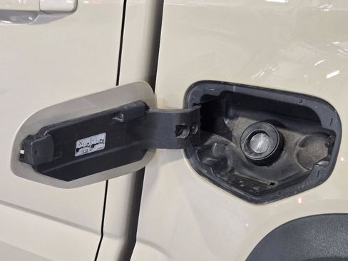 Used 2022 Chevrolet Colorado ZR2 AWD/4WD image 58