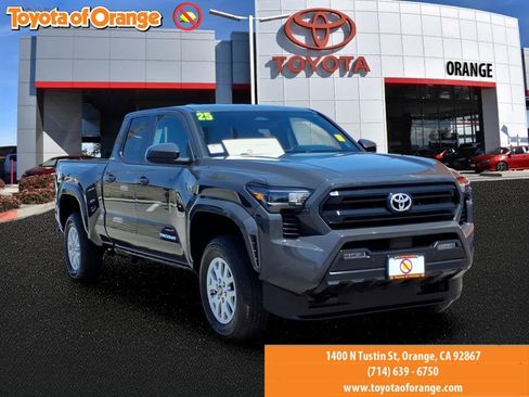 Certified 2025 Toyota Tacoma SR5 w/ SR5 Upgrade Package AWD/4WD image 1