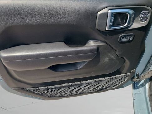 Used 2024 Jeep Wrangler Unlimited AWD/4WD image 17
