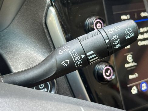 Used 2023 Chevrolet Bolt LT w/ Infotainment Package FWD image 38