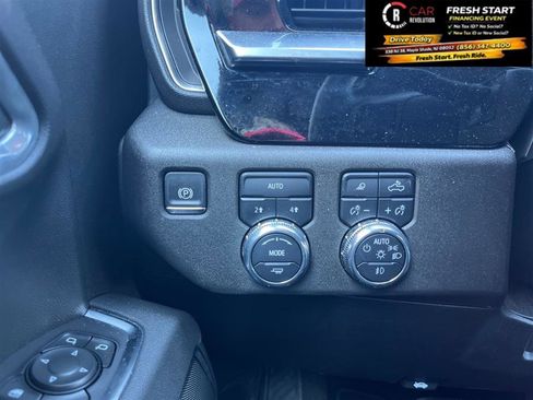 Used 2025 GMC Sierra 1500 SLT image 28