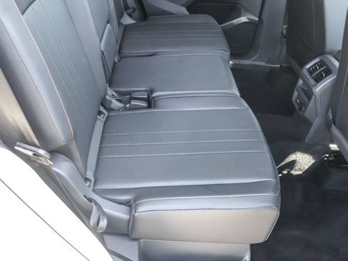 Certified 2024 Volkswagen Tiguan Wolfsburg Edition AWD/4WD image 35