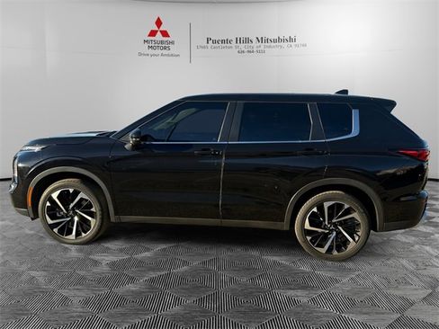 Used 2022 Mitsubishi Outlander SE image 8