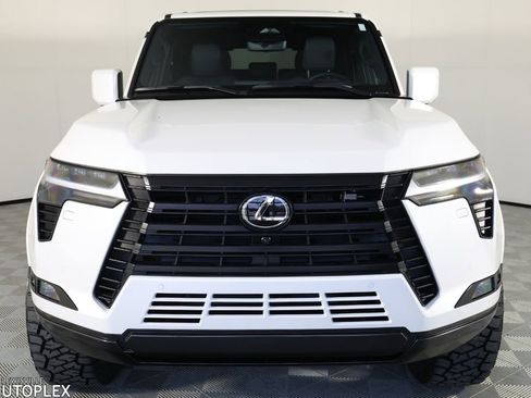 Used 2026 Lexus GX 550 w/ Accessory Package (2T) AWD/4WD image 2