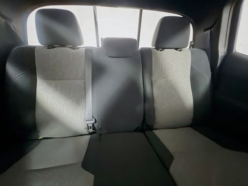 Used 2021 Toyota Tacoma TRD Off-Road image 33