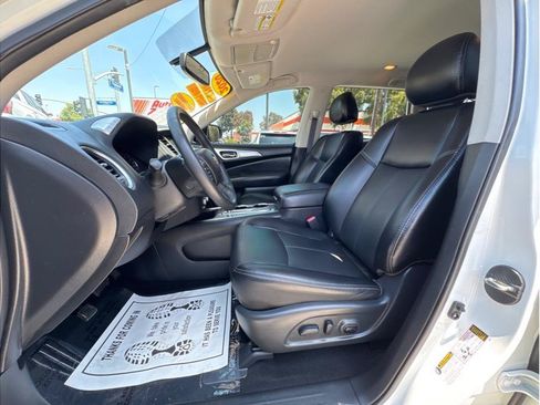 Used 2020 Nissan Pathfinder SL FWD image 15