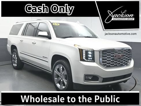 Used 2019 GMC Yukon XL Denali w/ Denali Ultimate Package AWD/4WD image 1