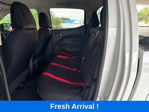 Used 2020 Chevrolet Colorado LT AWD/4WD image 3