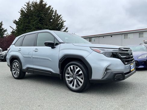 Certified 2025 Subaru Forester Touring AWD/4WD image 3